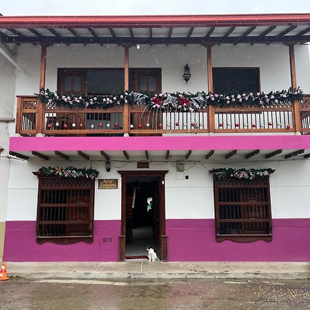 Hostal Famihotel Fundadores ハルディン エクステリア 写真